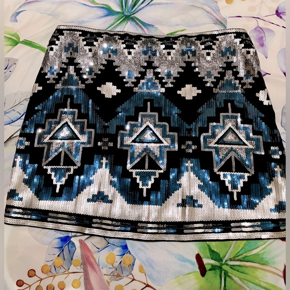 Express sequin mini skirt - Picture 1 of 2